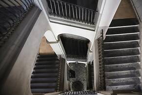 Donna Consiglia Design Apartment by Wonderful Italy