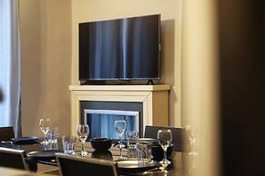 Donna Consiglia Design Apartment by Wonderful Italy