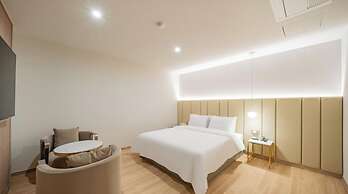 Denbastar Hotel-Kyungnam University Branch