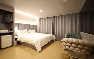 Denbastar Hotel-Kyungnam University Branch