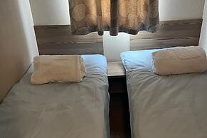 2br-sleeps6-wifi-freeparking-holidaypark