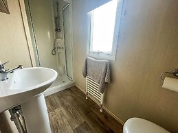 2br-sleeps6-wifi-freeparking-holidaypark