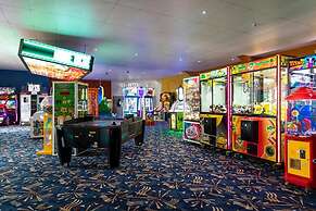 2br-sleeps6-wifi-freeparking-holidaypark