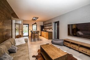 Mountain Chalet Lbh027