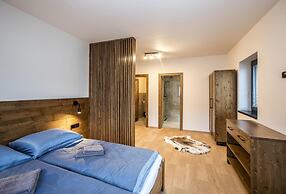 Mountain Chalet Lbh027
