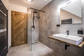 Mountain Chalet Lbh027