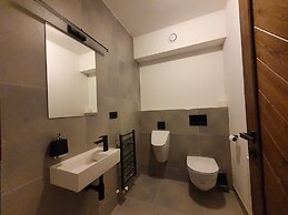 Mountain Chalet Lbh027