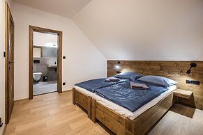 Mountain Chalet Lbh027