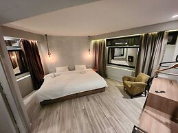 Urban Core Residence