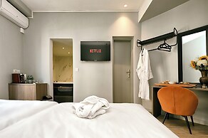 Urban Core Residence