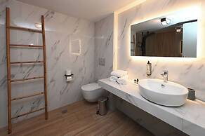 Urban Core Residence