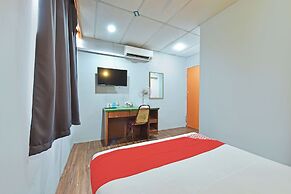 OYO 90846 Hotel Akasia