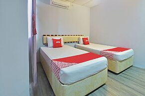 OYO 90846 Hotel Akasia