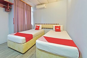 OYO 90846 Hotel Akasia