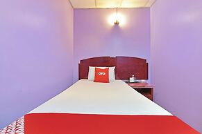 OYO 90846 Hotel Akasia