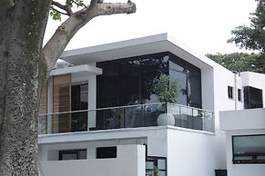 Villa Alpha International Hotel