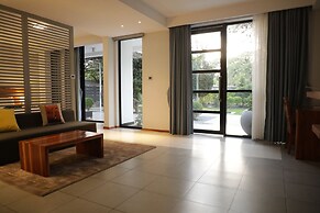 Villa Alpha International Hotel