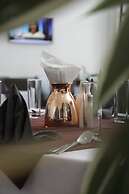 Villa Alpha International Hotel