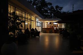 Villa Alpha International Hotel