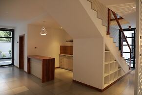 Villa Alpha International Hotel