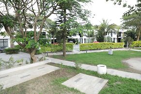 Villa Alpha International Hotel