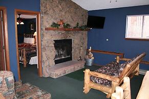 Timber Creek Chalets: 7 2 Bedroom Cabin