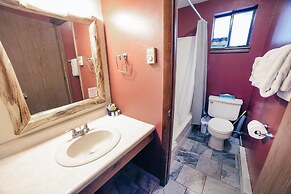 Timber Creek Chalets: 7 2 Bedroom Cabin