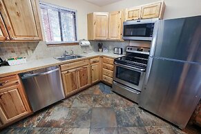 Timber Creek Chalets: 7 2 Bedroom Cabin