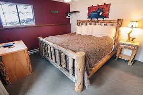 Timber Creek Chalets: 7 2 Bedroom Cabin