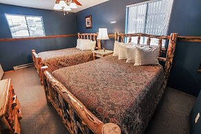 Timber Creek Chalets: 7 2 Bedroom Cabin