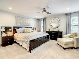 Paradise Away From The Parks At Solterra 6 Bedroom Home