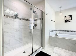 Paradise Away From The Parks At Solterra 6 Bedroom Home