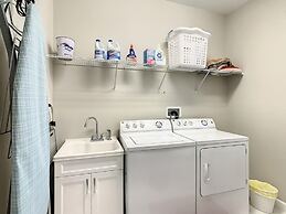 Paradise Away From The Parks At Solterra 6 Bedroom Home