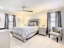 Paradise Away From The Parks At Solterra 6 Bedroom Home