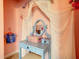 Paradise Away From The Parks At Solterra 6 Bedroom Home