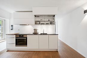 Modern Apt Old Town w Panoramic View ID4