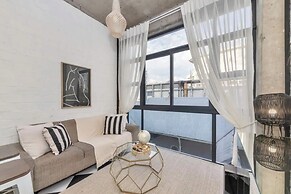 Modern Industrial 1BD Apartment - Cape Town