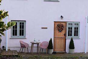 Luxury 2-bed Barn Conversion in Llansteffan