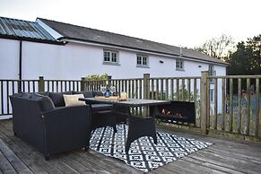 Luxury 2-bed Barn Conversion in Llansteffan