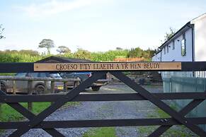 Luxury 2-bed Barn Conversion in Llansteffan