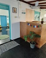 Happy hammocks, Weligama