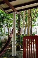 Happy hammocks, Weligama