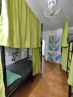 Happy hammocks, Weligama