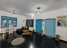 Happy hammocks, Weligama