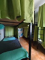 Happy hammocks, Weligama