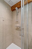 Escape to Clausen Stylish ApartmentID212
