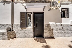 The Quarters Naples Apartment