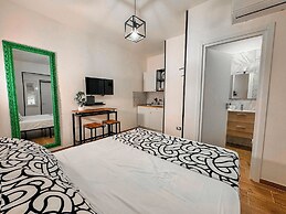 The Quarters Naples Apartment