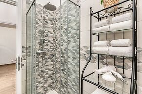 The Quarters Naples Apartment