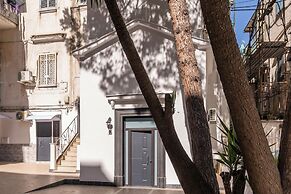 The Quarters Naples Apartment